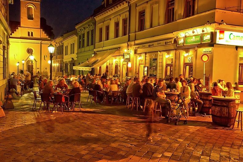 Blizko Stanice Apartment Kosice Center ภายนอก รูปภาพ